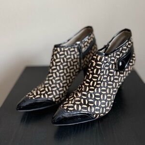 Franco Sarto Statement Geometric Ankle Booties | Black Cream | Size 8.5